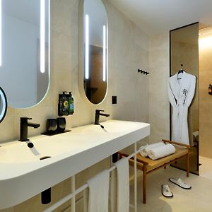 Signature Level Studio Suite